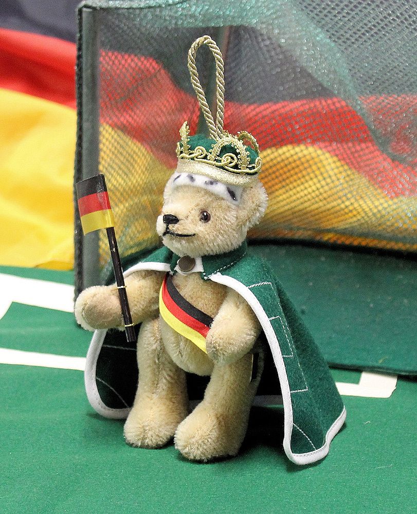 Hermann Ornament 2024: König Fußball